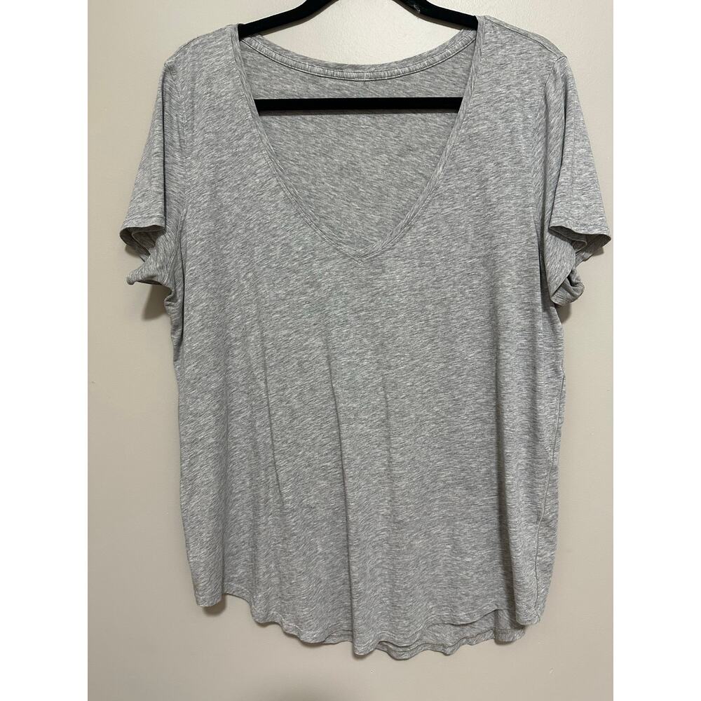 Lululemon Shirt Women's Medium Grey Short Sleeve Lightweight V-Neck